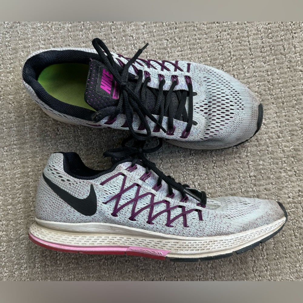 Nike ZOOM Tennis Shoes Size 9.5